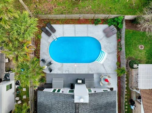 Seaside Escape w Pool 5 Min Walk to Beach