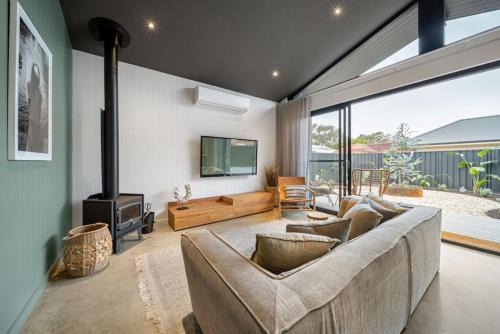 Seaside on Swan Laneway Retreat