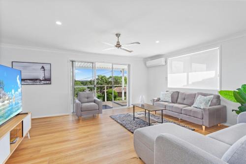 Seaside Sanctuary I Spacious Getaway in Forster