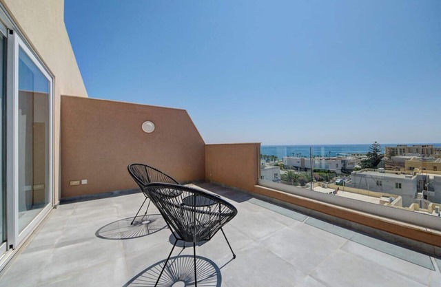 Seaview 3BR Penthouse Escape with Terrace Views!