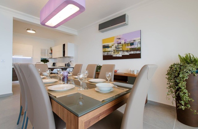 SEAVIEW APT INCL POOL IN SLIEMA