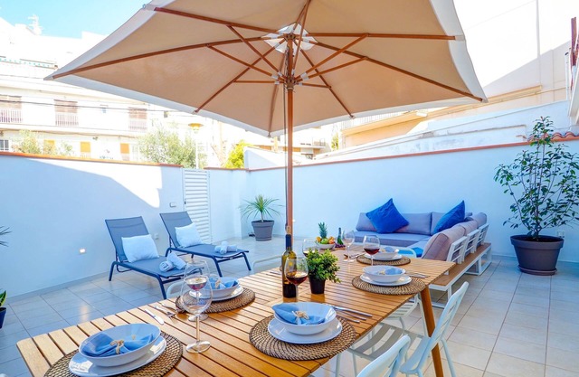 Sebastian Patio by Hello Homes Sitges