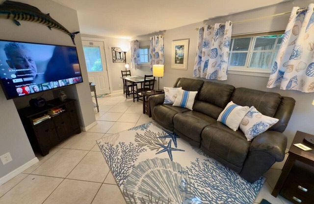 Secluded 1bed 1bath cottage near the beach