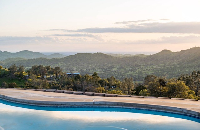 Secluded Beautiful Mountainside Getaway with a Pool & Views