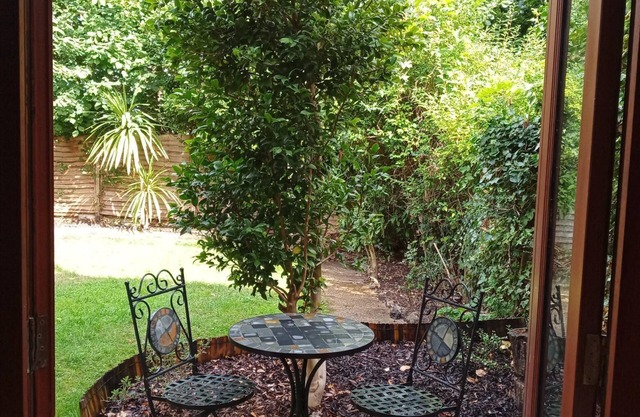 Secluded, garden flat in North London