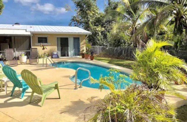 Secluded Hideaway with private pool and canal