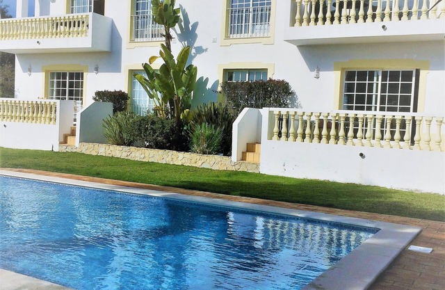 Secluded Lovely 2 Bedroom Ground Floor Apartment with WiFI Pool and Garden