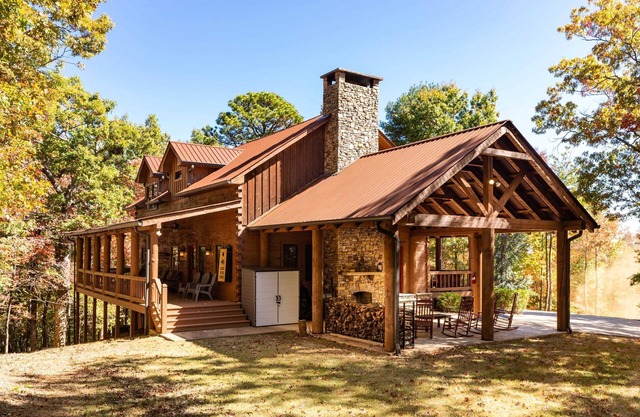 Secluded Mountain Views | Hot Tub | Pickleball