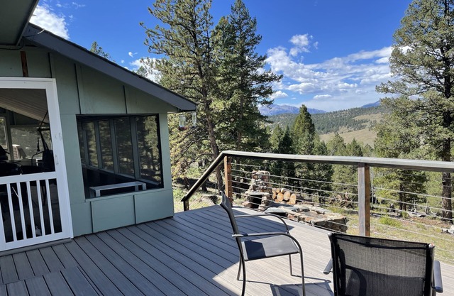 Secluded, Off-Grid Mountain Retreat w/ Spectacular Views