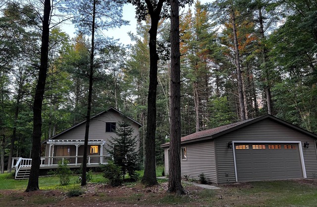 Secord Lake Private Wooded Luxury Retreat