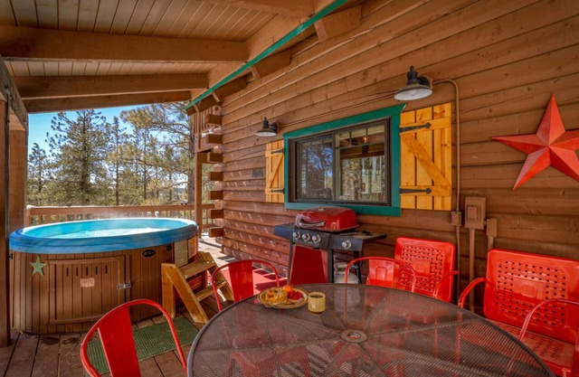 See Fall's Changing Colors! WilderRest: Cozy Mountain Home with Hot Tub, Game Room, Beautiful Views!