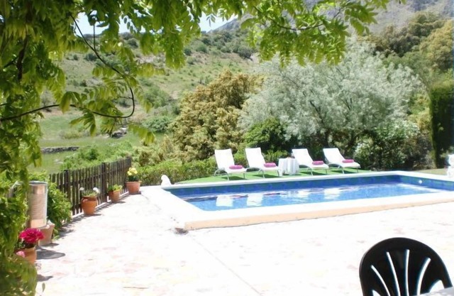 Self catering Cortijo Alnarache for 8 people