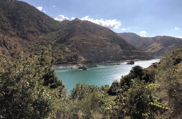 Self-catering cottage with swimming pool 15 km from Granada