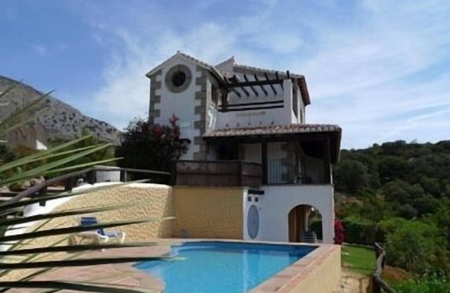 Self catering El Chorro Villas for 8 people