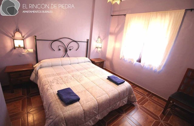 Self catering El Rincon de Piedra for 8 people