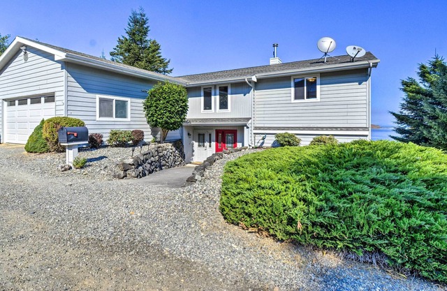 Sequim Retreat w/ Views of Protection Island!