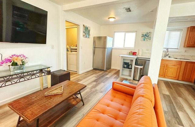 Sequoia Cozy Nest in fabulous Woodlake with WiFi, AC