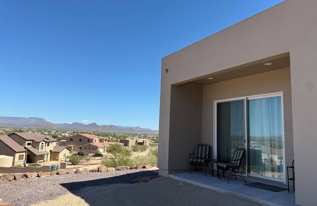 Serene 1 bedroom casita with stunning mountain views in northern Phoenix desert