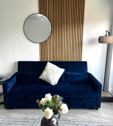 Serene 2-Bed Flat with Canal Views - Coop Live & Ethiad