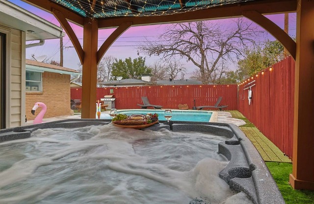 Serene 5BR/2B Home with Pool, Hot Tub & Fire Pit
