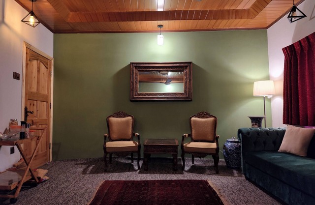 Serene – A Stylish Vacation Home with Breathtaking Views