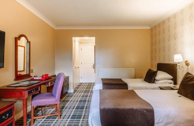 Serene Getaway in Ipswich | Breakfast, Pool, Spa Treatment & Historic Vibes