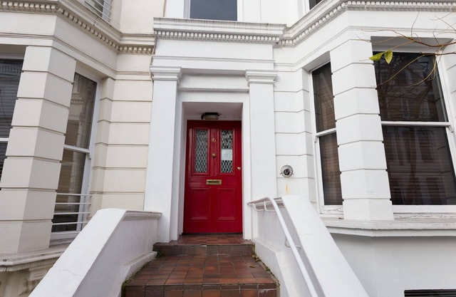 Serene Hidden Gem in the Heart of Kensington