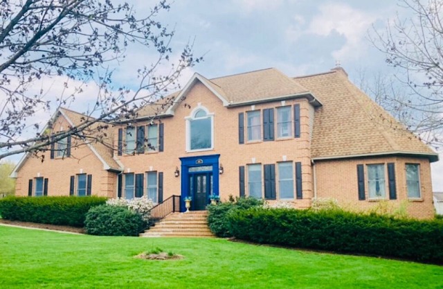 Serene Mansion Style Home in an Upscale Neighborhood close to Penn State