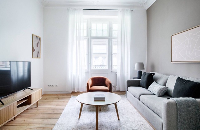 Serene Neukölln 1BR nr Schillerkiez, by Blueground