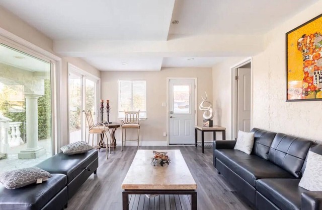 Serene Retreat w/Private Pool, Jacuzzi & Skyline Views