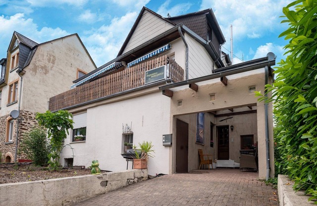 Serene Stay by the Moselle