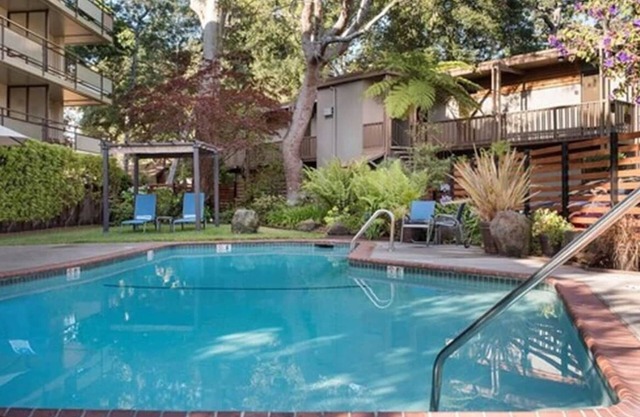 Serene Unit with Outdoor Heated Pool, Free Parking & Breakfast Near Stanford