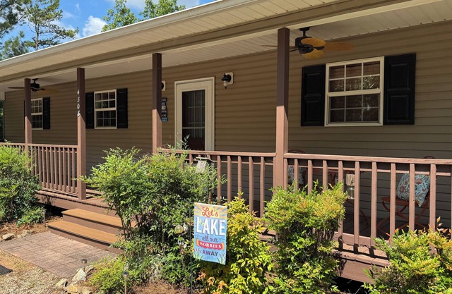 Serene Waterfront Lake Wedowee Home