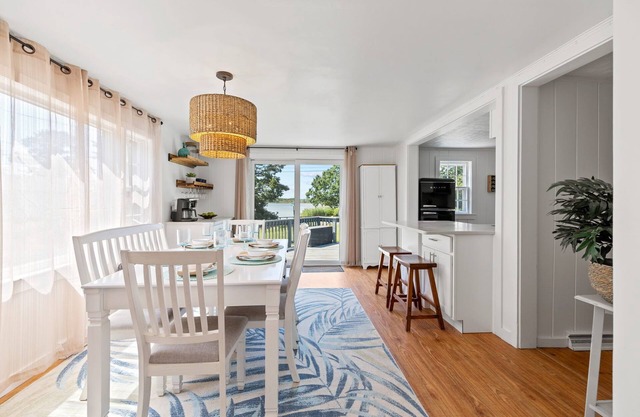 Serene Waterview Renovated w/Kayaks Deck Firepit Dogs Welcome 5 Minutes to Ocean