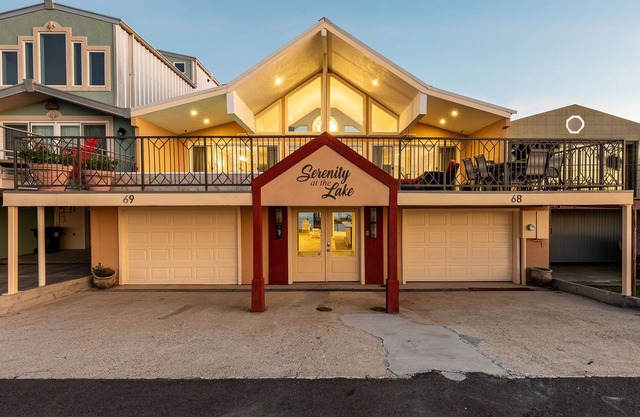 Serenity at the Lake ~~Large House on Lake Pontchartrain w/ POOL-Boat Accessible