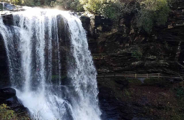 Serenity Awaits You At The Towns Chalet, A Relaxing Stay With Beautiful Views