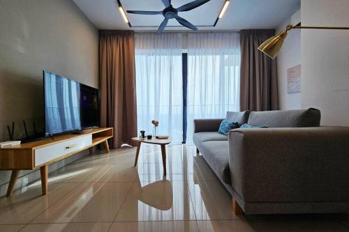 Setia Alam Walking Distance Convention Centre 2 Bedroom 2-4pax