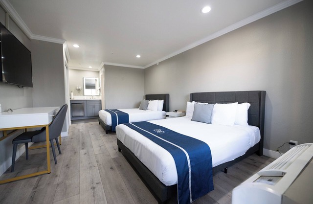 SGV+DTLA Omeo Suites Quadruple Room