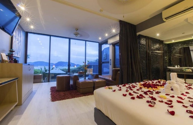 (SHA+)Premium Deluxe with plunge pool in Patong (C)