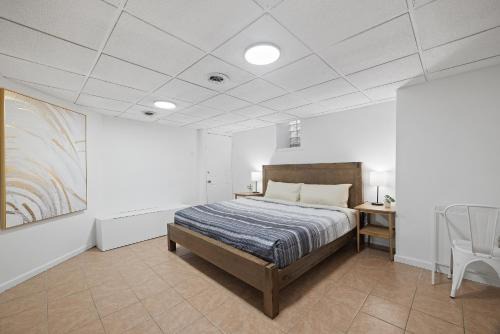 Shadyside, Pittsburgh !B Modern and Bright Private Bedroom with Shared Bathroom