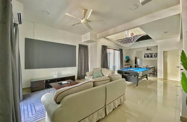 Shah Alam Setia Alam SCCC 3 Storey Semi D 13 Pax