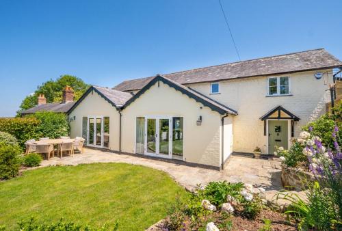 Sheepdown by inspirestays-com