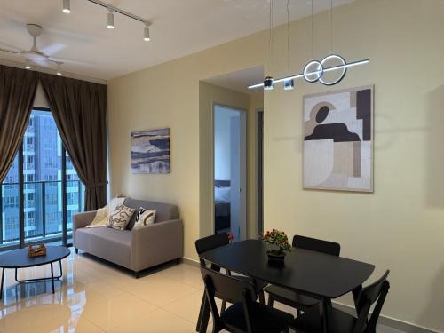 Shelisa's Modern 3BR House at Suria Garden Puchong
