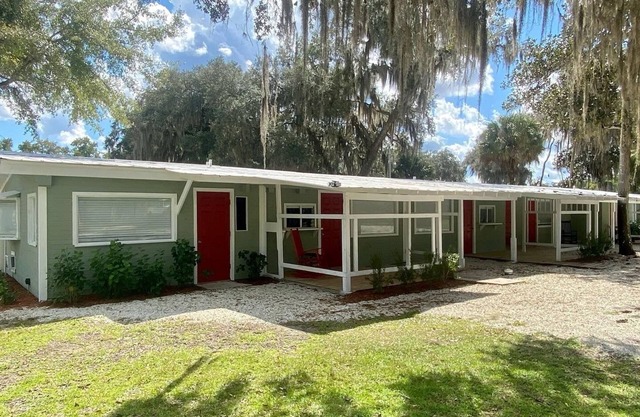 Shell Harbour Resort Cabin #4