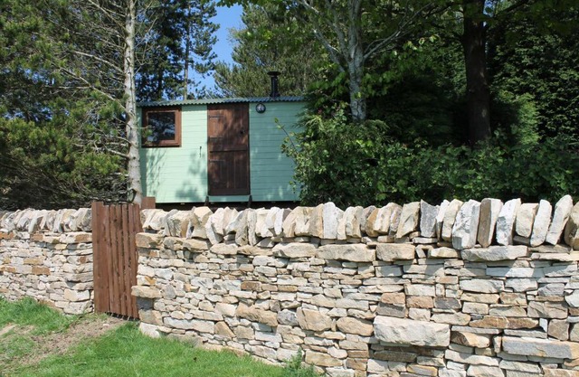 Shepherd's Hut - The Quirky Quarry
