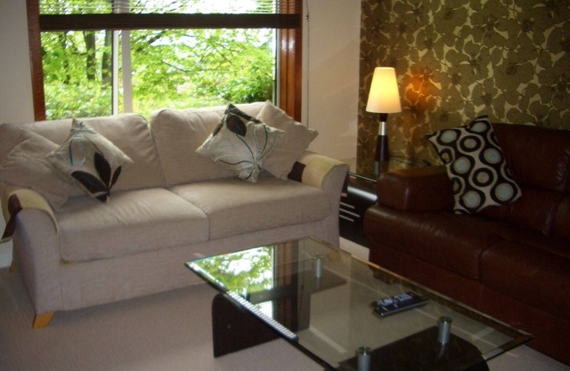 Sherbrooke 2-Bedroom Apartment n4 Star - Parking - Free WiFi - Quiet Location