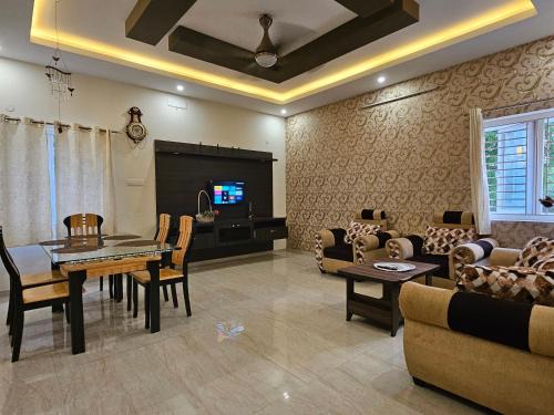 SHI's Vilva - The Bungalow in Coimbatore - Near Airport, KMCH, Codesia