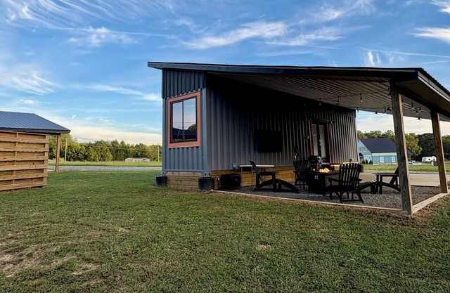 Shipping Container-6 Min to the Lake-Covered Boat Parking Unit 2