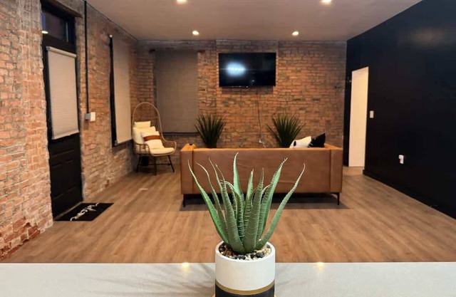 Short North/Downtown | Steps to High St | Walk to Convention Ctr | 5.8K+ Reviews