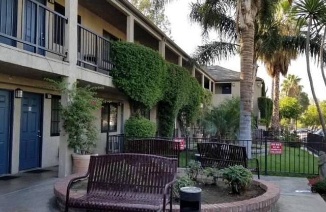 Sierra Crossing Motel